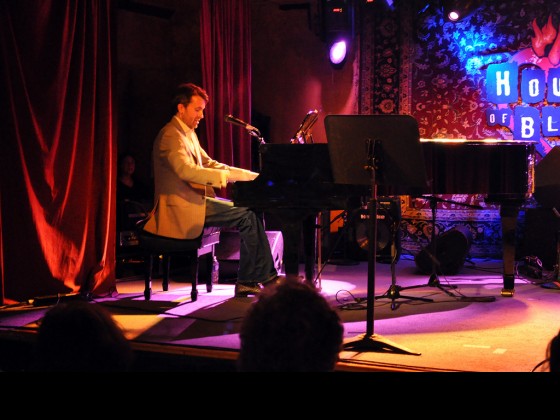 Paul Longstreth performing in 2013 [Photo: Ryan Hodgson-Rigsbee]