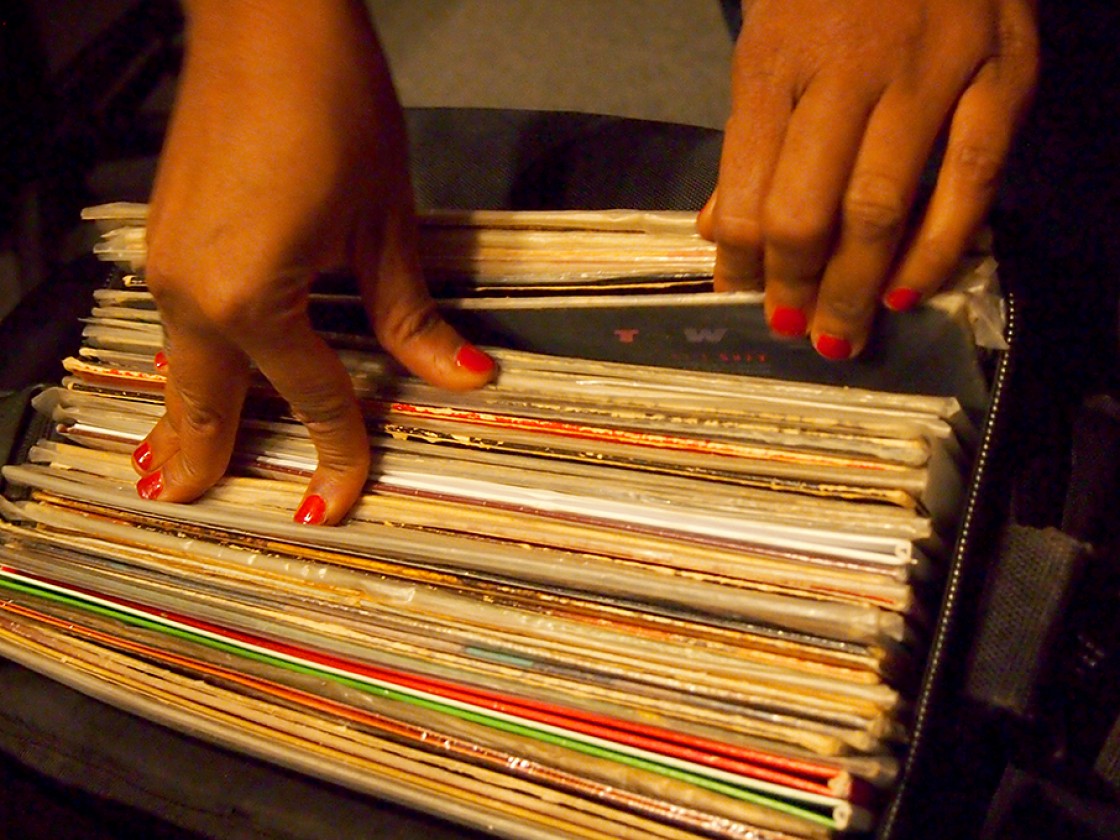WWOZ New Orleans 90.7 FM New Orleans music to the universe!