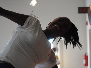 Ensemble Fatien dancer. Photo by Geoffrey Samuels.