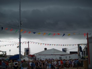 The rain rolls into Jazz Fest 2009